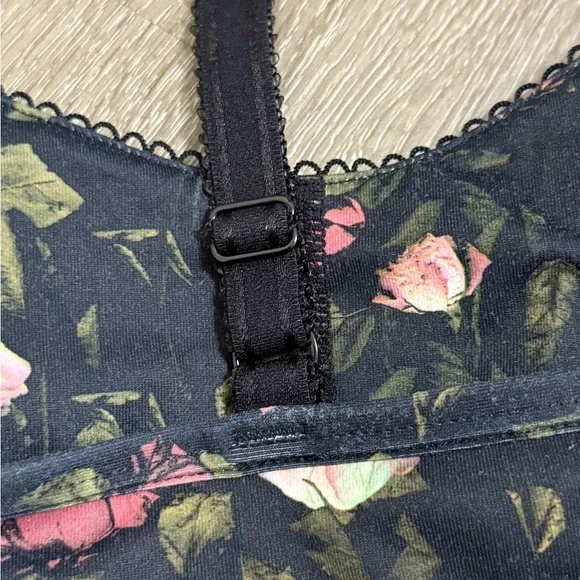 FABLETICS Nayara Sports Bra Floral Adjustable Padded Athleisure Size Small - Picture 4 of 6
